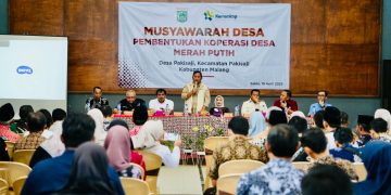 Pelaksanaan Musyawarah Desa (Musdes) Pembentukan Kopdes Merah Putih di Desa Ngawonggo, Kecamatan Tajinan, Kabupaten Malang, Sabtu (19/4).