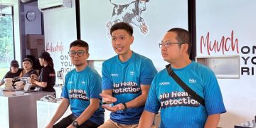 SVP, Head of Digital Business BCA Digital, Edwin Tirta (tengah) saat berbincang dengan awak media, di Zona blu Gelora Bung Karno, Senayan, Jakarta Pusat, Sabtu (26/4/2025)