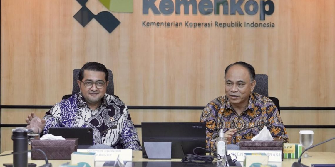 Audiensi yang digelar antara Menteri Koperasi (Menkop) Budi Arie Setiadi dan Menteri Ekraf Teuku Riefky Harsya di Kemenkop, Rabu (16/04).