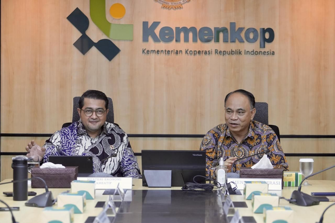 Audiensi yang digelar antara Menteri Koperasi (Menkop) Budi Arie Setiadi dan Menteri Ekraf Teuku Riefky Harsya di Kemenkop, Rabu (16/04).