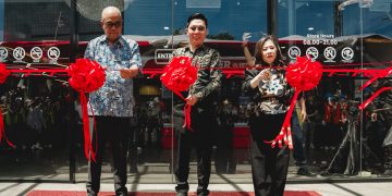 Acara potong pita peluncuran Grand Mitra di kawasan strategis Pantai Indah Kapuk 2 (PIK 2), Jakarta Utara, pada Rabu, 23 April 2025.