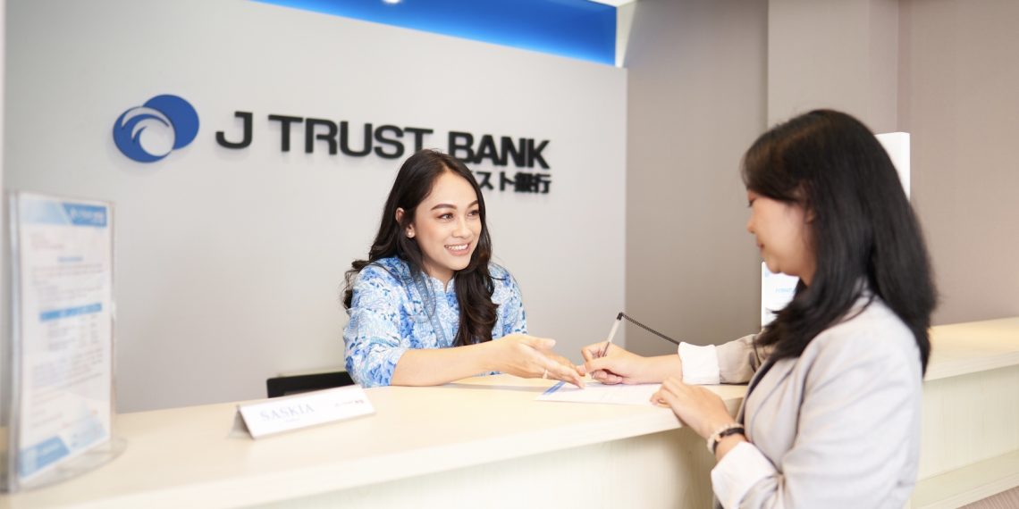 Ilustrasi Pelayanan J Trust Bank