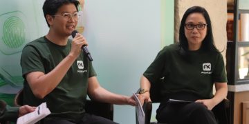 Brand Manager AdaKami, Jonathan Kriss, dan Head of Government Relations AdaKami, Adelheid Helena Bokau