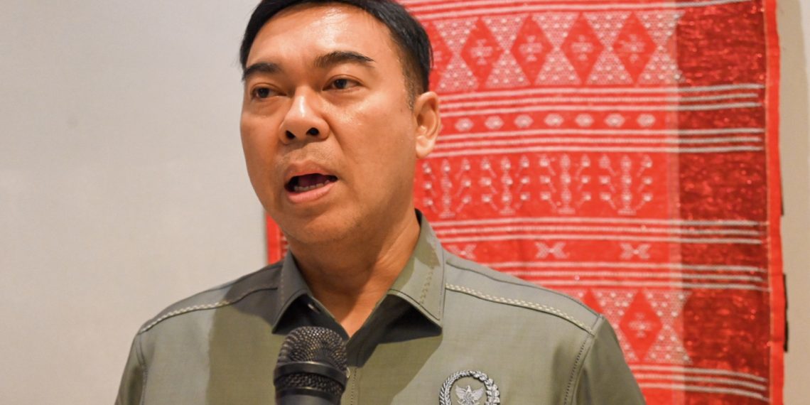 Anggota Komisi VII DPR RI Rycko Menoza usai pertemuan dengan mitra kerja dan stakeholder terkait sawit, di Medan, Sumatera Utara, Kamis (11/4/2025). Foto:DPR