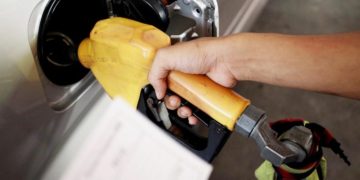 Pengamat Energi Soroti Penetapan Vendor BBM sebagai Tersangka, Ini Alasannya