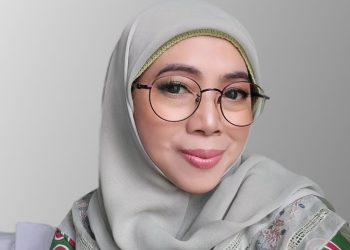 Rahma Gafmi Guru Besar Universitas Airlangga