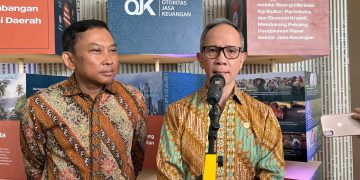 Ketua Dewan Komisioner OJK Mahendra Siregar