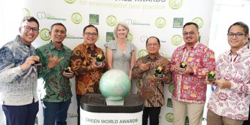 PHE OSES, PHE ONWJ, dan tiga lapangan Pertamina EP di Jawa bagian barat berhasil mendapat penghargaan internasional bergengsi Green World Awards, yang diselenggarakan di Auckland, Selandia Baru (12/5).