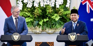 Presiden Republik Indonesia, Prabowo Subianto, bersama Perdana Menteri Australia, Anthony Albanese, menyampaikan keterangan pers bersama usai menggelar serangkaian pertemuan bilateral di Istana Merdeka, Jakarta, pada Kamis, 15 Mei 2025. (Foto: BPMI Setpres)