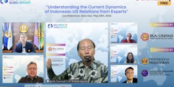 Webinar IKA Unpad Global Outlook 2025: Understanding the Current Dynamics of Indonesia–US Relations from Experts. (Foto: IKA Unpad)