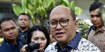 Menteri Investasi dan Hilirasi/Kepala BKPM sekaligus Kepala BPI Danatara memberikan keterangannya di Istana Kepresidenan, Jakarta, pada Kamis, 8 Mei 2025 Foto: BPMI Setpres