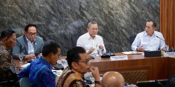 Wamenkop Ferry dalam Rapat Koordinasi Terbatas (Rakortas) dengan Menteri Koordinator (Menko) Bidang Pangan Zulkifli Hasan di Jakarta, Jum'at (23/05).