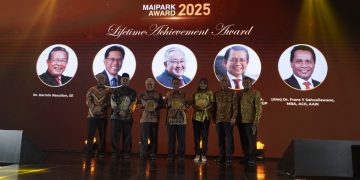 Pada kategori Lifetime Achievement Award, MAIPARK Award 2025 menyerahkan penghargaan kepada para pendiri Perseroan