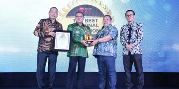 Cetak Kinerja Impresif 7 Tahun Berturut-turut, Bank Kalbar Raih Penghargaan Golden Champion