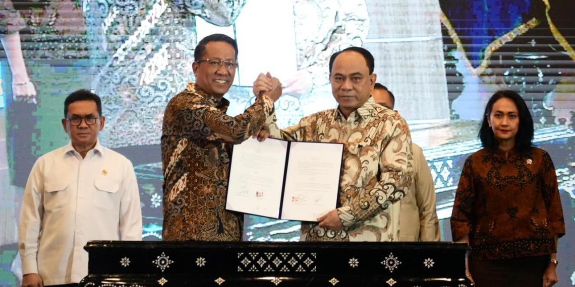 ementerian Koperasi (Kemenkop) dan Kementerian Hukum menandatangani Nota Kesepahaman atau Memorandum of Understanding (MoU) untuk mempercepat legalistas Kopdes Merah Putih