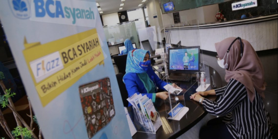 Ilustrasi pelayanan BCA Syariah (foto: ist)
