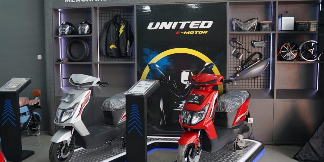 Maksimalkan Layanan, Emiten UNTD Luncurkan Call Center Motor Listrik 24 Jam