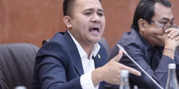 Anggota Komisi VI DPR RI Mufti Anam menyampaikan keprihatinan atas keputusan Pemerintah yang membatalkan rencana pemberian diskon tarif listrik sebesar 50% untuk periode Juni–Juli 2025