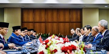 Presiden Republik Indonesia Prabowo Subianto melakukan pertemuan bilateral tahunan Leaders’ Retreat dengan Perdana Menteri Singapura Lawrence Wong, pada Senin, 16 Juni 2025. (Foto: BPMI Setpres)