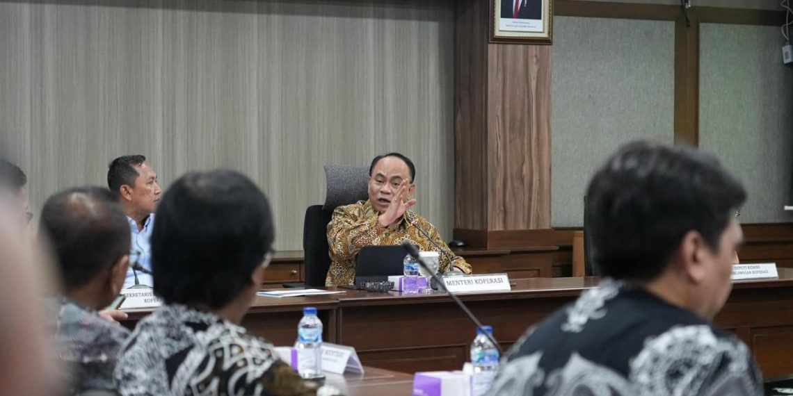 Menkop Budi Arie saat membuka Rapat Koordinasi (rakor) terkait Skema Pembiayaan Pada Kopdes/ Kel Merah Putih Melalui KSP di Jakarta, Rabu (25/6).