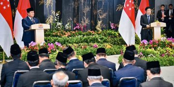 Presiden Prabowo Subianto dan Perdana Menteri (PM) Singapura Lawrence Wong melakukan pernyataan pers bersama usai Leaders’ Retreat yang digelar di Parliament House, Singapura, pada Senin, 16 Juni 2025. (Foto: BPMI Setpres)