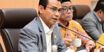 Anggota Komisi VII DPR RI, Hendry Munief di sela-sela Rapat Kerja Komisi VII DPR RI dengan Menteri Ekonomi Kreatif/Badan Ekonomi Kreatif RI di Gedung Nusantara I DPR RI, Senayan, Jakarta, Kamis (26/5/2025). Foto: DPR)