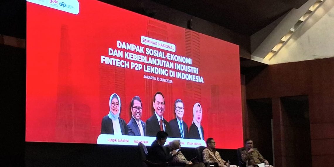 Seminar Center Of Reform On Economics (CORE) Indonesia bertajuk "Dampak Sosial-Ekonomi dan Keberlanjutan Industri Fintech P2P Lending di Indonesia", di Jakarta, Jumat, 13 Juni 2025.