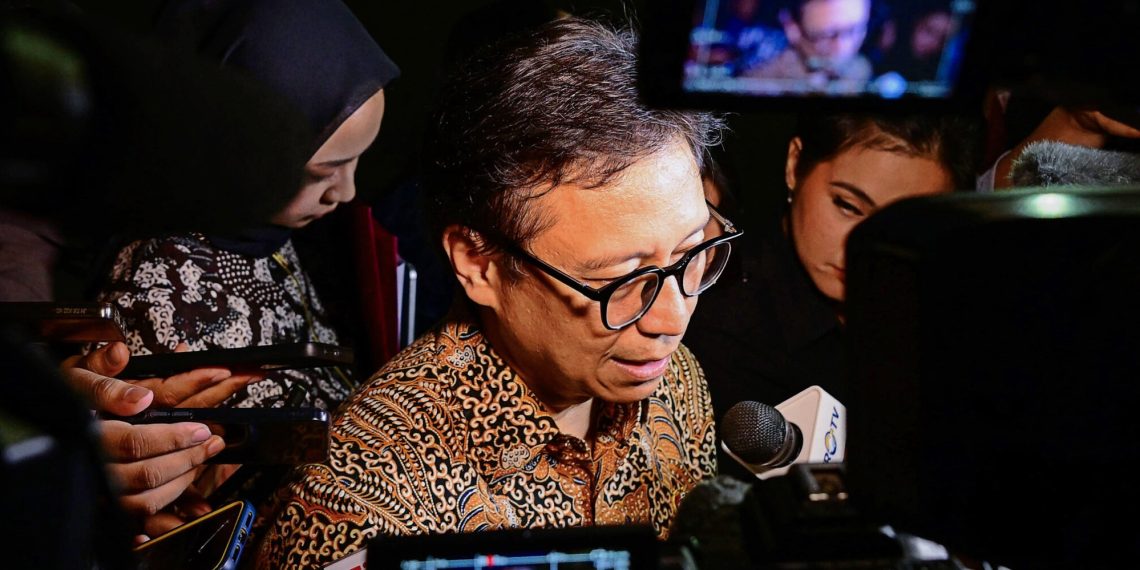 Menteri Kesehatan, Budi Gunadi Sadikin, menyampaikan keterangan pers kepada awak media usai bertemu Presiden Prabowo Subianto di Istana Merdeka, Jakarta, pada Selasa, 3 Juni 2025. (Foto: BPMI Setpres)