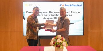 Kurniawan Halim, Direktur Utama Bank Capital Indonesia dan Robby Mondong, Wakil Direktur Utama KB Bank.