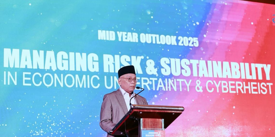 Budi Herawan AAUI dalam Midyear Outlook 2025 Infobank Media Group