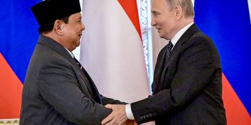 Presiden Republik Indonesia Prabowo Subianto bertemu dengan Presiden Federasi Rusia Vladimir Putin di Istana Konstantinovsky, St. Petersburg, pada Kamis, 19 Juni 2025. (Foto: BPMI Setpres)