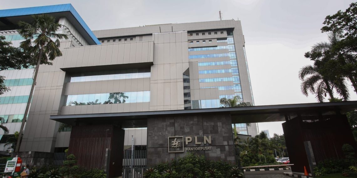 Tampilan Gedung PLN Kantor Pusat di daerah Kebayoran Baru, Jakarta Selatan. Sepanjang tahun 2024