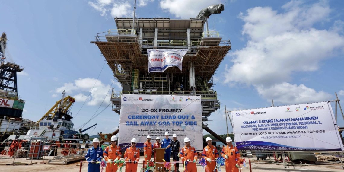 Momen seremoni “Load Out & Sail Away” struktur top side Anjungan OOA yang dihadiri SKK Migas, Pertamina Hulu Energi, Pertamina Subholding Upstream Regional Jawa, PHE ONWJ, Meindo Elang Indah dan Bea Cukai Bintan, Selasa (24/6) di Bintan, Kepulauan Riau.