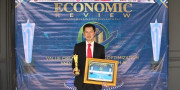 Direktur Keuangan Askrindo, Leonardo Henry Gavaza