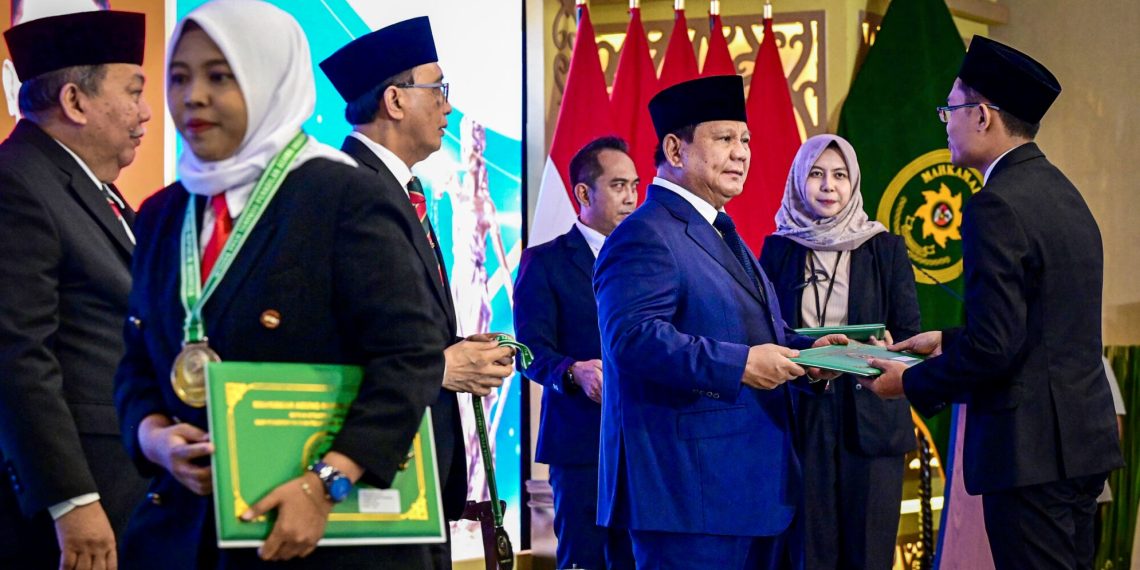 Presiden Prabowo Subianto menghadiri pengukuhan 1.451 hakim Mahkamah Agung, di Kantor Mahkamah Agung, pada Kamis, 12 Juni 2025. (Foto: BPMI Setpres)