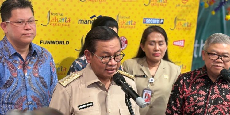 Gubernur Provinsi DKI Jakarta Pramono Anung resmi membuka Festival Jakarta Great Sale (FJGS) Tahun 2025 (foto: M.ibrahim)