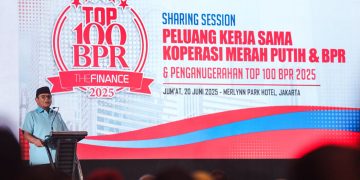 Burhanuddin Abdullah, Gubernur Bank Indonesia (BI) periode 2003-2008 dalam acara Sharing Session dengan tema "Mewujudkan BPR yang Tangguh melalui Sinergi dan Tata Kelola", di Merlynn Park Hotel, Jakarta, Jumat, 20 Juni 2025.