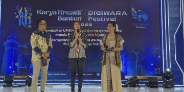 OCBC menghadirkan OCBC Merchant, sebuah platform digital yang memudahkan pelaku usaha menerima pembayaran nontunai secara praktis dan efisien.