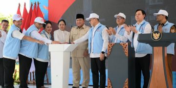 residen Republik Indonesia, Prabowo Subianto, secara resmi meluncurkan kelembagaan 80.081 unit Koperasi Desa/Kelurahan (Kopdes/ Kel) Merah Putih di Bentangan, Klaten, Jawa Tengah