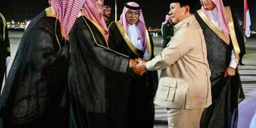 Presiden Republik Indonesia, Prabowo Subianto mendarat di Royal Terminal, Bandar Udara Internasional King Abdulaziz, Jeddah, Arab Saudi, Selasa (01/07/2025), untuk memulai kunjungan kenegaraan. (Foto: BPMI Setpres)