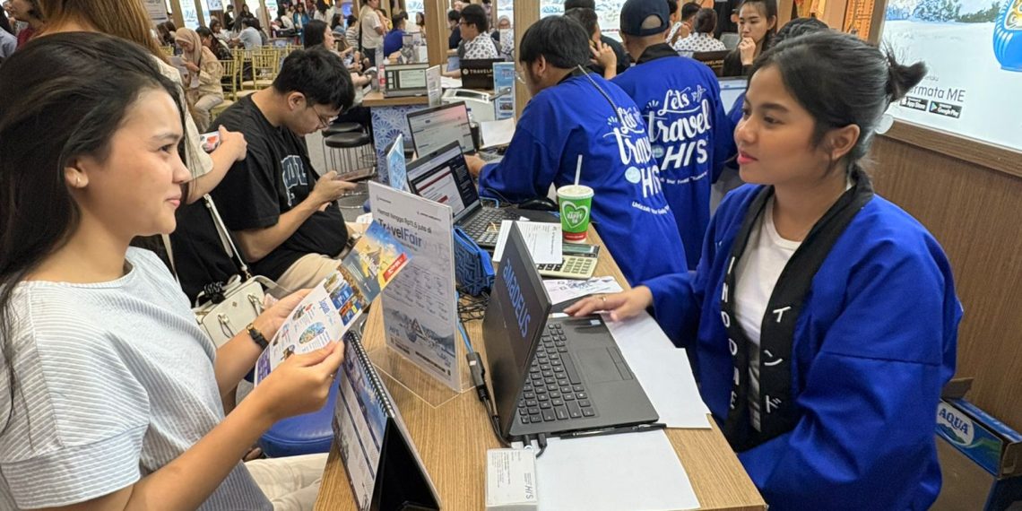 Cita (25), salah satu masyarakat yang antusias mendatangi Permata Bank x Japan Airlines Travel Fair 2025