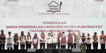 Pembukaan Sekolah Rakyat di Sekolah Rakyat Menengah Pertama 10 Kabupaten Bogor, yang berlokasi di Sentra Terpadu Inten Soewono (STIS) Cibinong, Kabupaten Bogor, Jawa Barat.