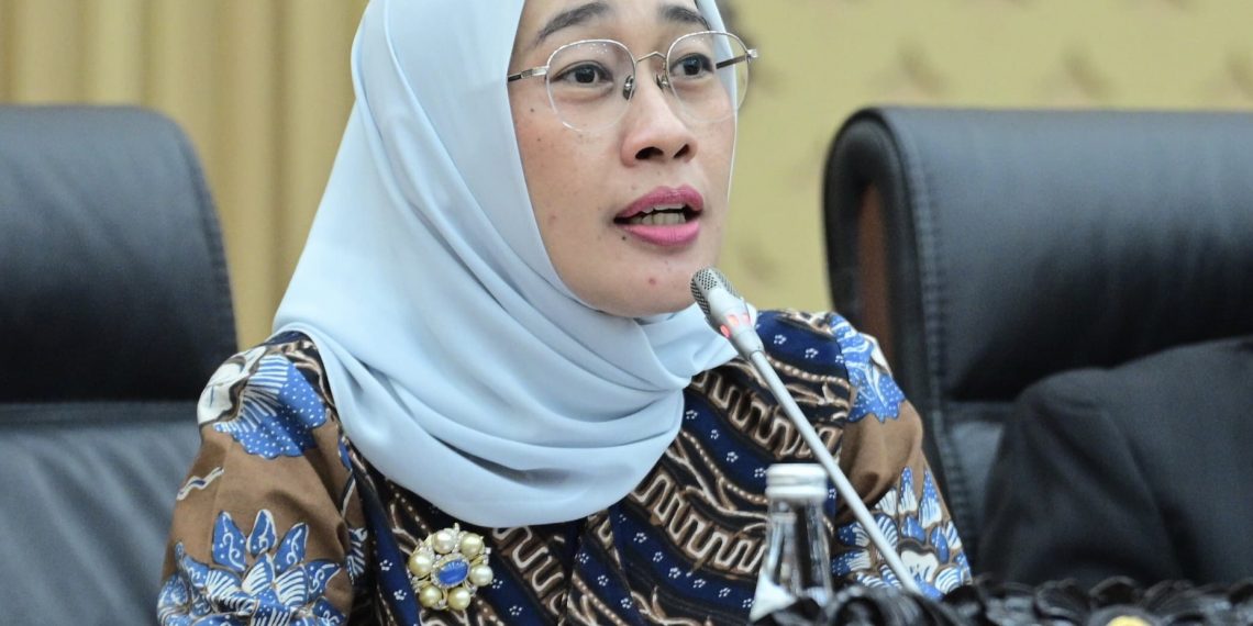 Ketua Komisi VI DPR RI Anggia Erma Rini saat Rapat Dengar Pendapat Komisi VI DPR RI dengan Direktur Utama PT Telkom Indonesia (Persero) Tbk Dian Siswarini di Gedung Nusantara I, Senayan, Jakarta, Rabu (2/7/2025). Foto: DPR