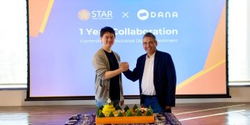 CEO & Co-Founder DANA Indonesia, Vince Iswara (kiri), dan Direktur Utama STAR Asset Management, Hanif Mantiq