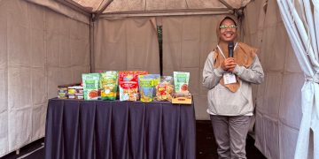 Salah satu pelaku UKM yang berpartisipasi dalam BRI Jazz Gunung Bromo Series 2