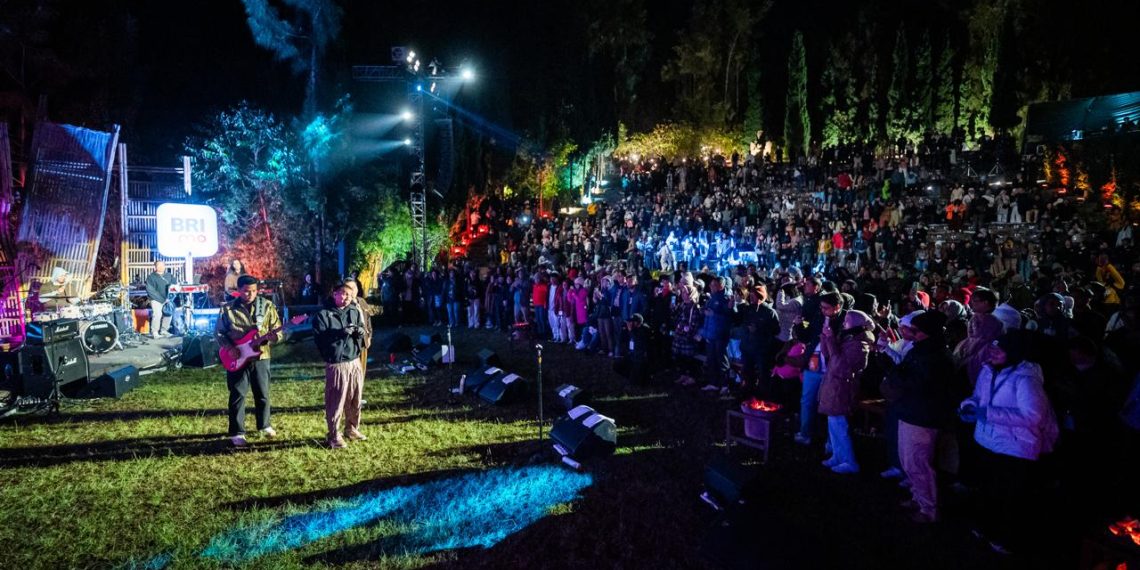 RAN berhasil menghangatkan panggung Jazz Gunung Bromo Series I, Sabtu (19/7)