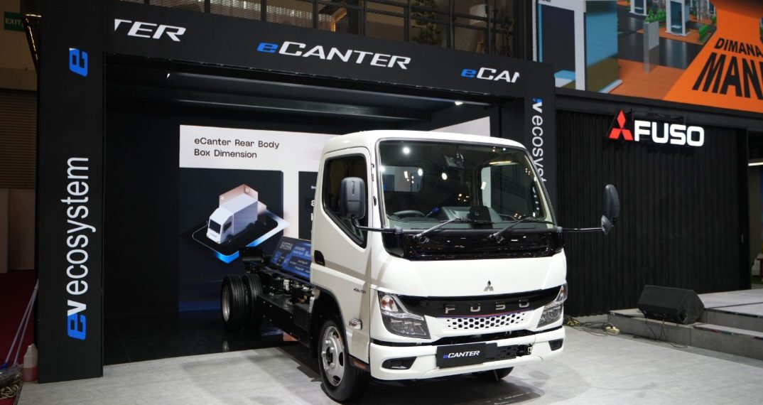 Fuso Perkenalkan Canter yang Disulap Jadi EV Mobile Charger di GIIAS 2025  
