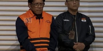 Komisi Pemberantasan Korupsi (KPK) resmi menetapkan Direktur Utama PT Inhutani V Dicky Yuana Rady sebagai tersangka usai terjaring dalam Operasi Tangkap Tangan (OTT) di Jakarta, Kamis (14/8).