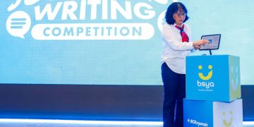 Direktur BCA Syariah, Ina Widjaja meresmikan Journalist Writing Competion (JWC) 2025