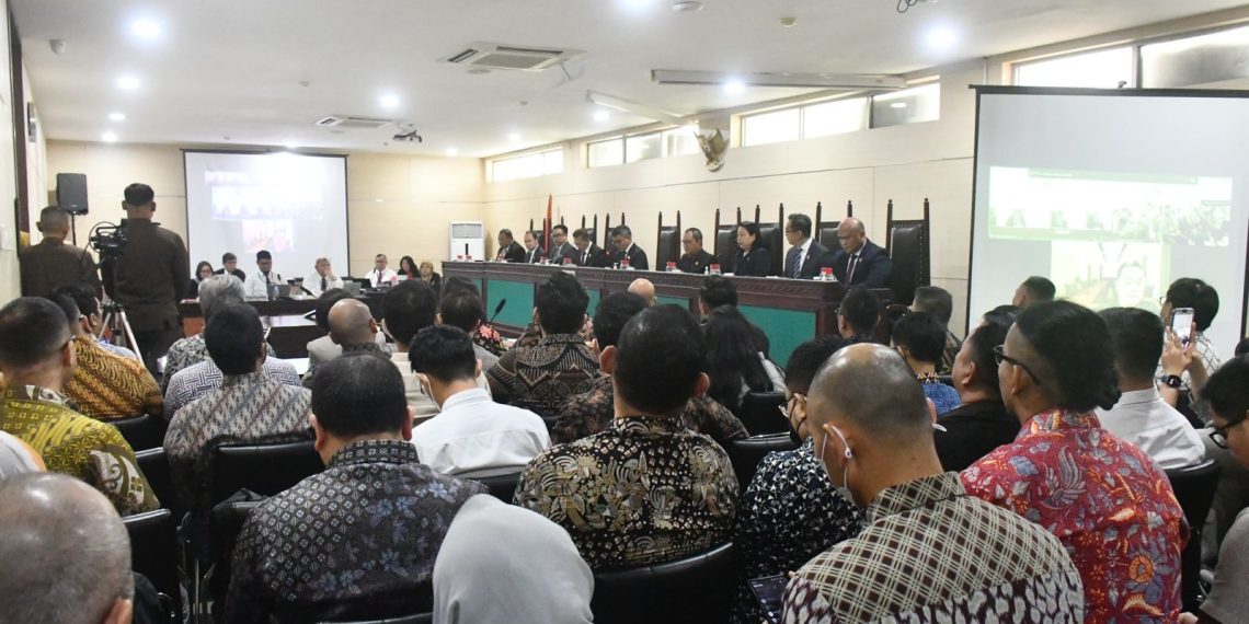 Komisi Pengawas Persaingan (KPPU) mulai melaksanakan sidang pemeriksaan pendahuluan atas Perkara Nomor 05/KPPU-I/2025 tentang Dugaan Pelanggaran Pasal 5 Undang-Undang Nomor 5 Tahun 1999 terkait Layanan Pinjam- Meminjam Uang/Pendanaan Bersama Berbasis Teknologi Informasi (Fintech P2P Lending) di Indonesia hari ini (14/08) di Kantor Pusat KPPU Jakarta.